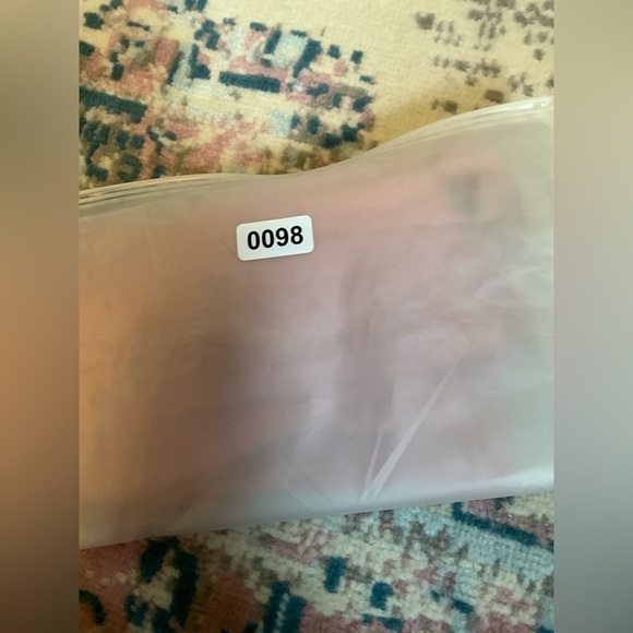 All In Motion Yoga Top Long Sleeve Peekaboo Back Coral Color Medium - Picture 8 of 8